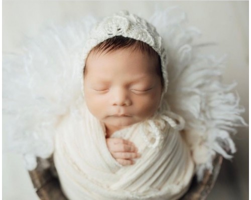 Newborn photo props - BONNETS WITH LEAVES