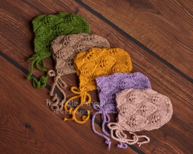 Newborn photo props - BONNETS WITH LEAVES