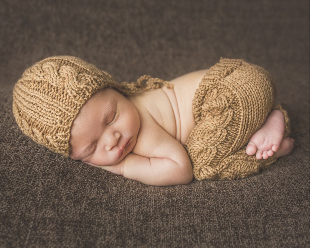 Newborn Photo Props  - Bonnet with braid and long pants