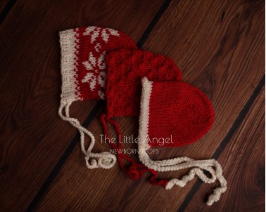 CHRISTMAS PROPS - 3 BONNETS