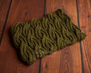 Newborn props ready to ship - chunky blanket PEPE