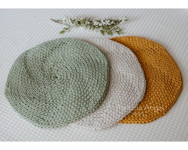 Szydełkowe podstawki na stół - Little Angel Props