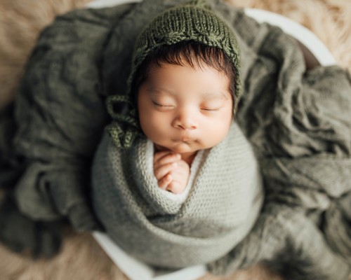 Beautiful newborn photo hat - SIMPLE BONNET