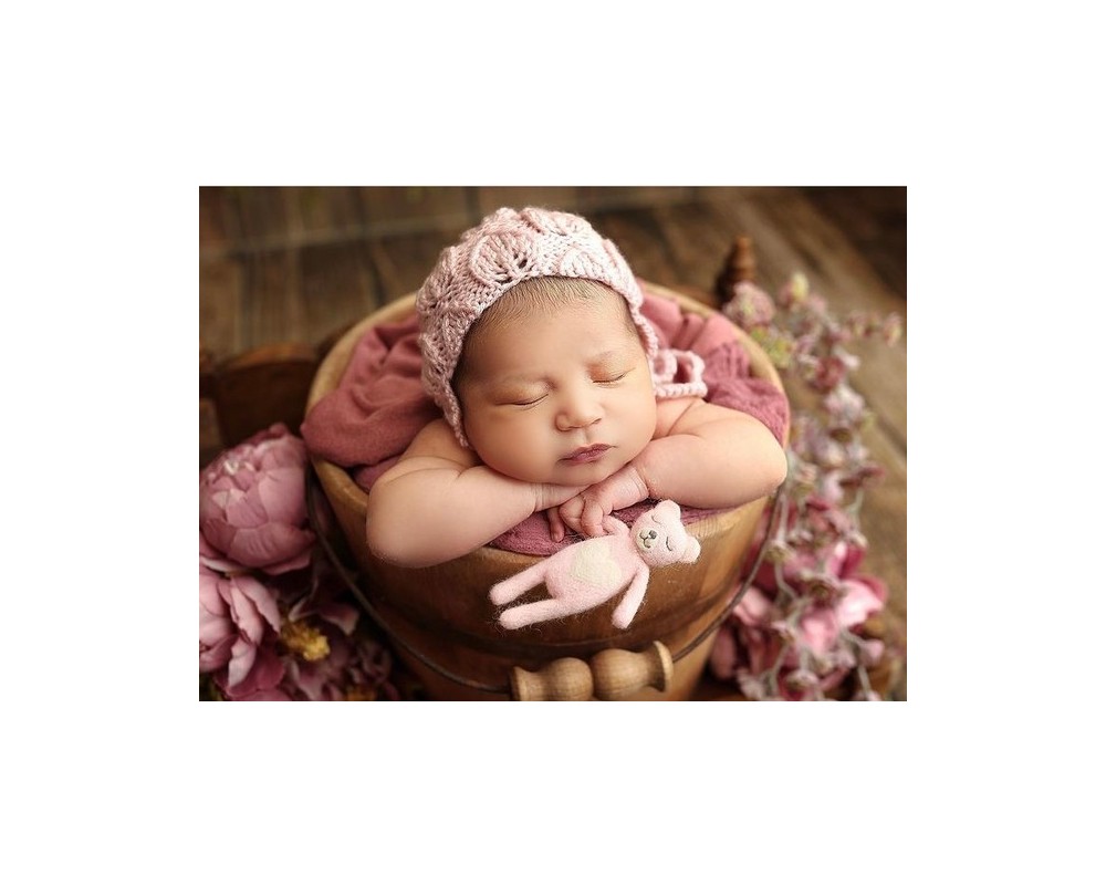 Newborn photo props - BONNETS WITH LEAVES